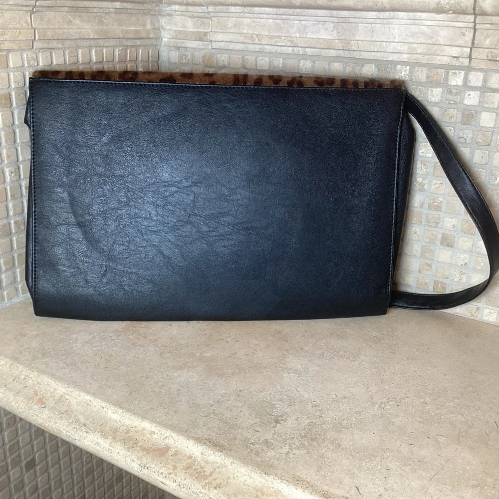 LAPTOPS/IPADS/LEGAL DOCUMENTS THIN SHOULDER BAG 15” x 10” BlK/LEOPARD PRINT